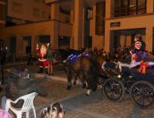 Galeria de Fotos - Pai Natal e Duendes encantam crianças e animam Comércio Local