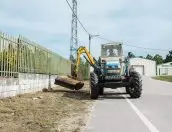 Galeria de Fotos - Autarquia procede a limpezas na Zona Industrial de Tábua