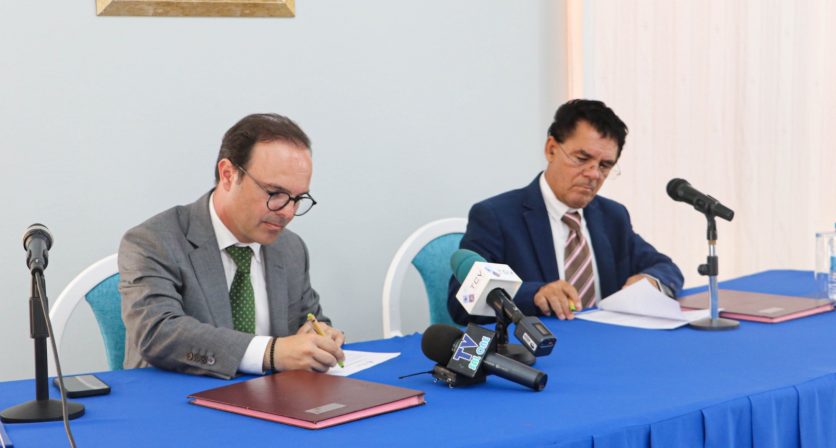 (Português) Município assina Protocolo de Geminação com Município do Sal (Cabo Verde)