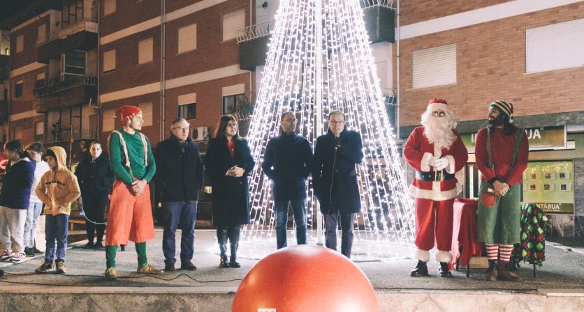 Pai Natal e Duendes marcam início da quadra natalícia em Tábua