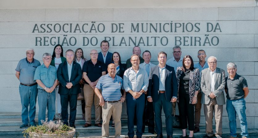 Membros da Assembleia Municipal de Tábua visitam Associação do Planalto Beirão