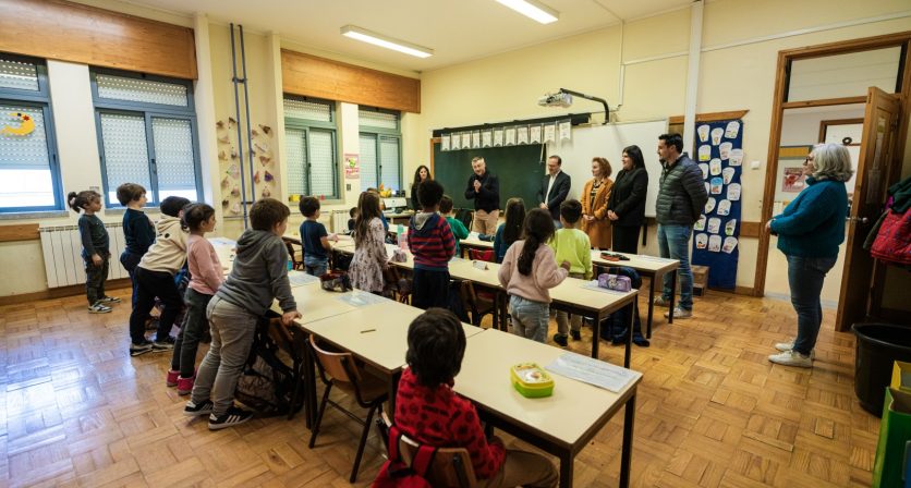 Investimento Educativo: Câmara Municipal Entrega 80 Flautas a Alunos do 1.º Ciclo