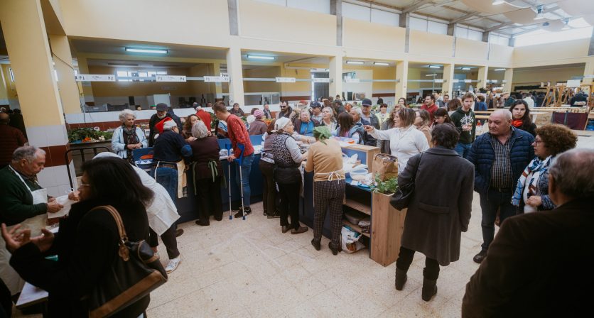 (Português) Doces Natalícios encantam Paladares no Mercado Municipal