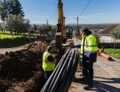 Galeria de Fotos - (Português) Em curso as obras do Saneamento Básico e da Rede de Águas da Carapinha