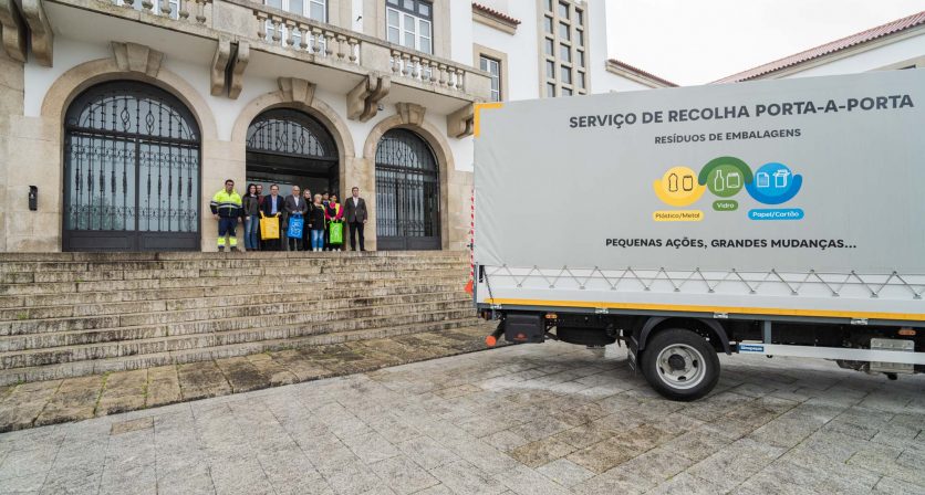 (Português) Município implementa recolha porta a porta de resíduos recicláveis em estabelecimentos comerciais