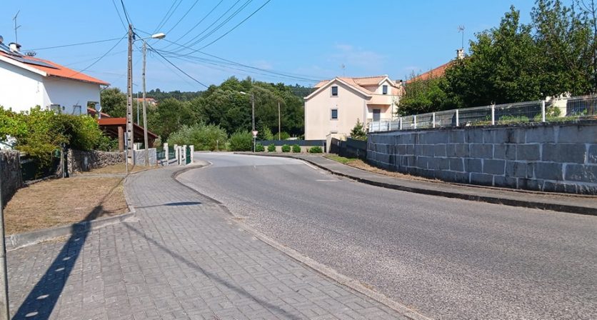 MUNICÍPIO DE TÁBUA SUBSTITUI-SE À INFRAESTRUTURAS DE PORTUGAL NA LIMPEZA DE ESTRADA