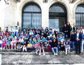 Galeria de Fotos - (Português) Cataventos coloriram Tábua para lembrar os direitos das crianças