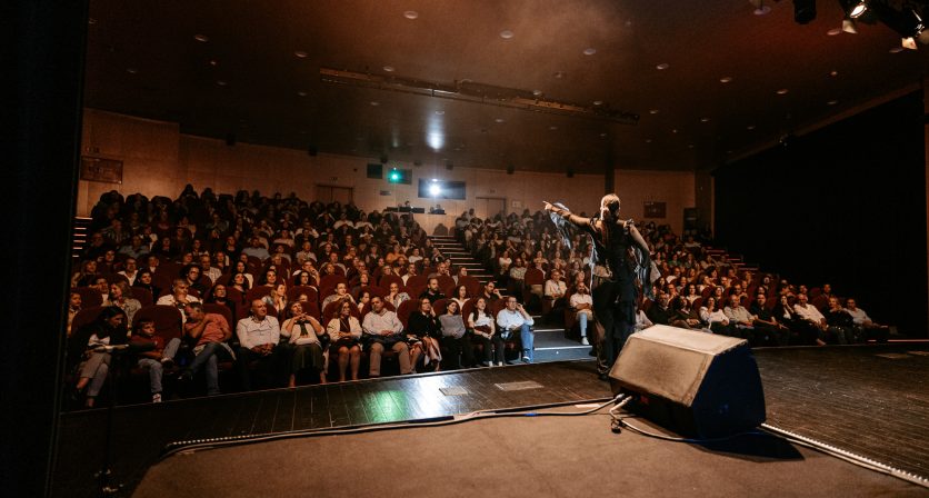 (Português) Sara Correia encantou e esgotou o Centro Cultural de Tábua em dois concertos memoráveis