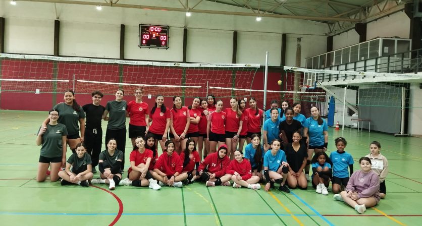 Centro Municipal de Gira Volei participa em encontro da modalidade