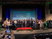 Galeria de Fotos - (Português) Sessão Solene marca Feriado Municipal