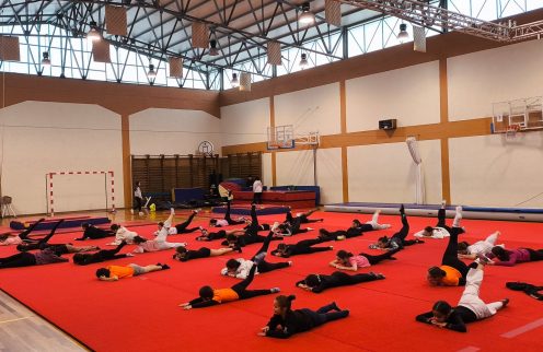 (Português) Estágio de Páscoa do projeto Gym Kids promoveu aprendizagem e espírito de equipa